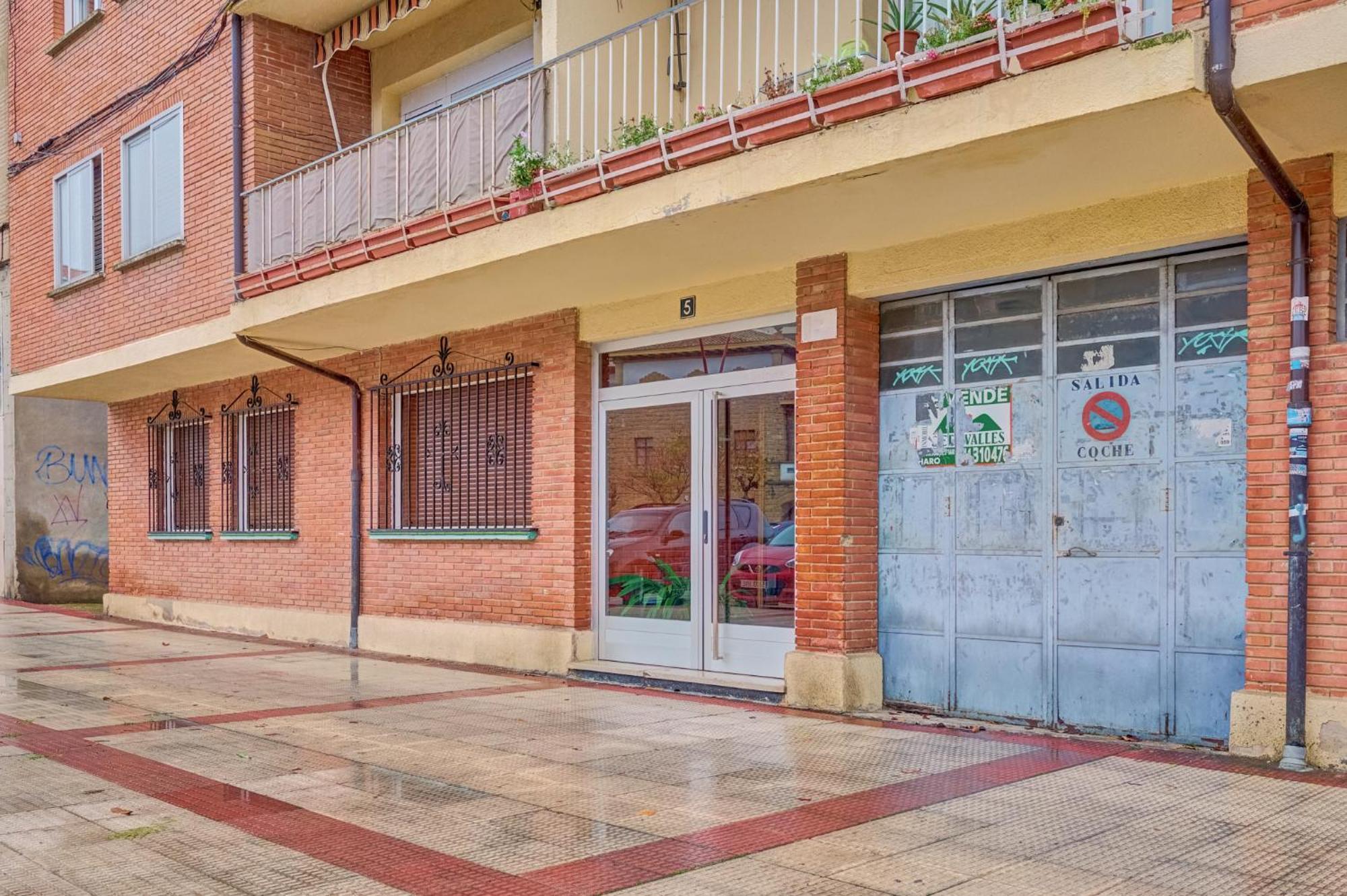 Chestnut By Clabao Apartment Haro Exterior photo