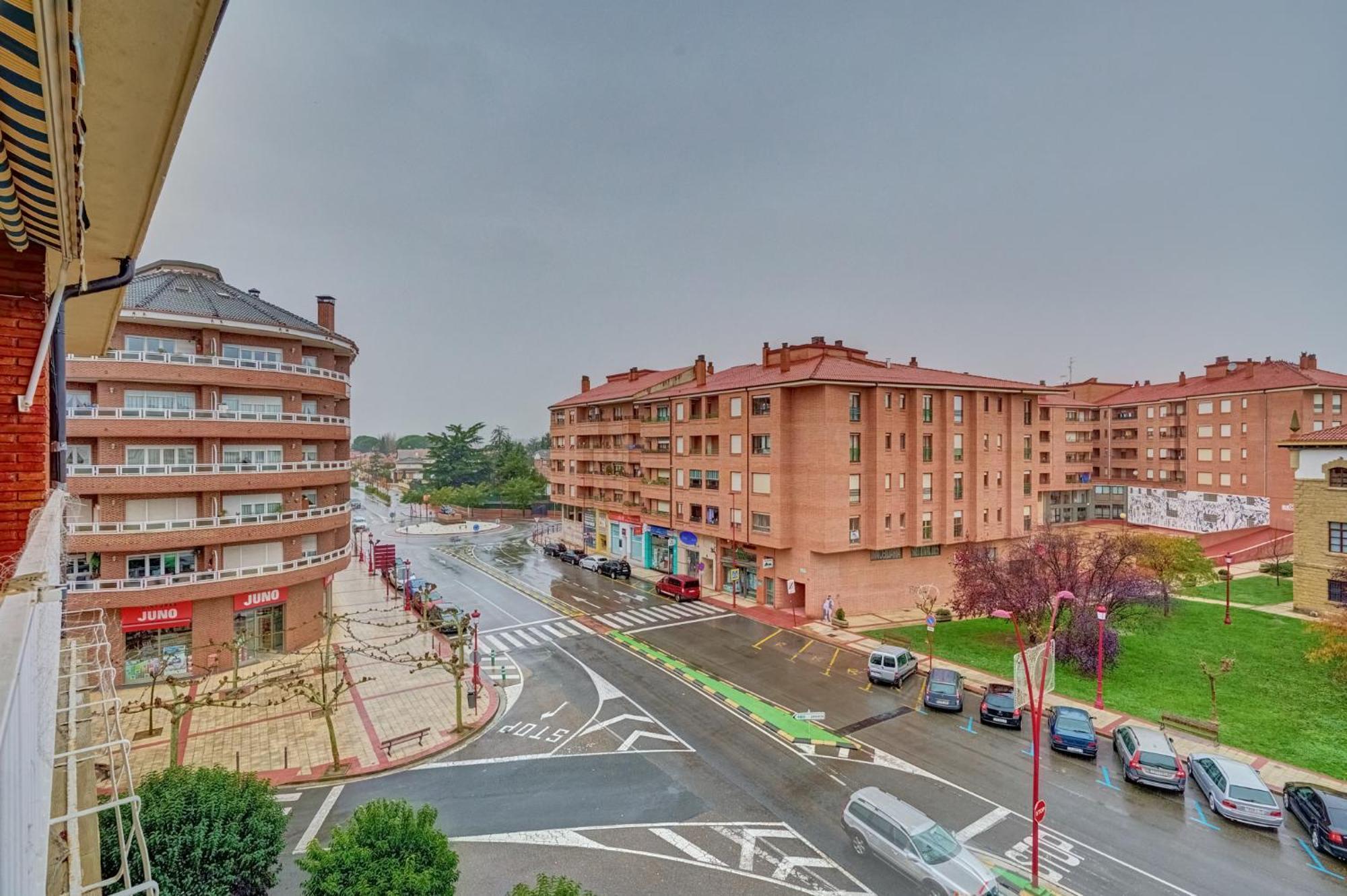Chestnut By Clabao Apartment Haro Exterior photo